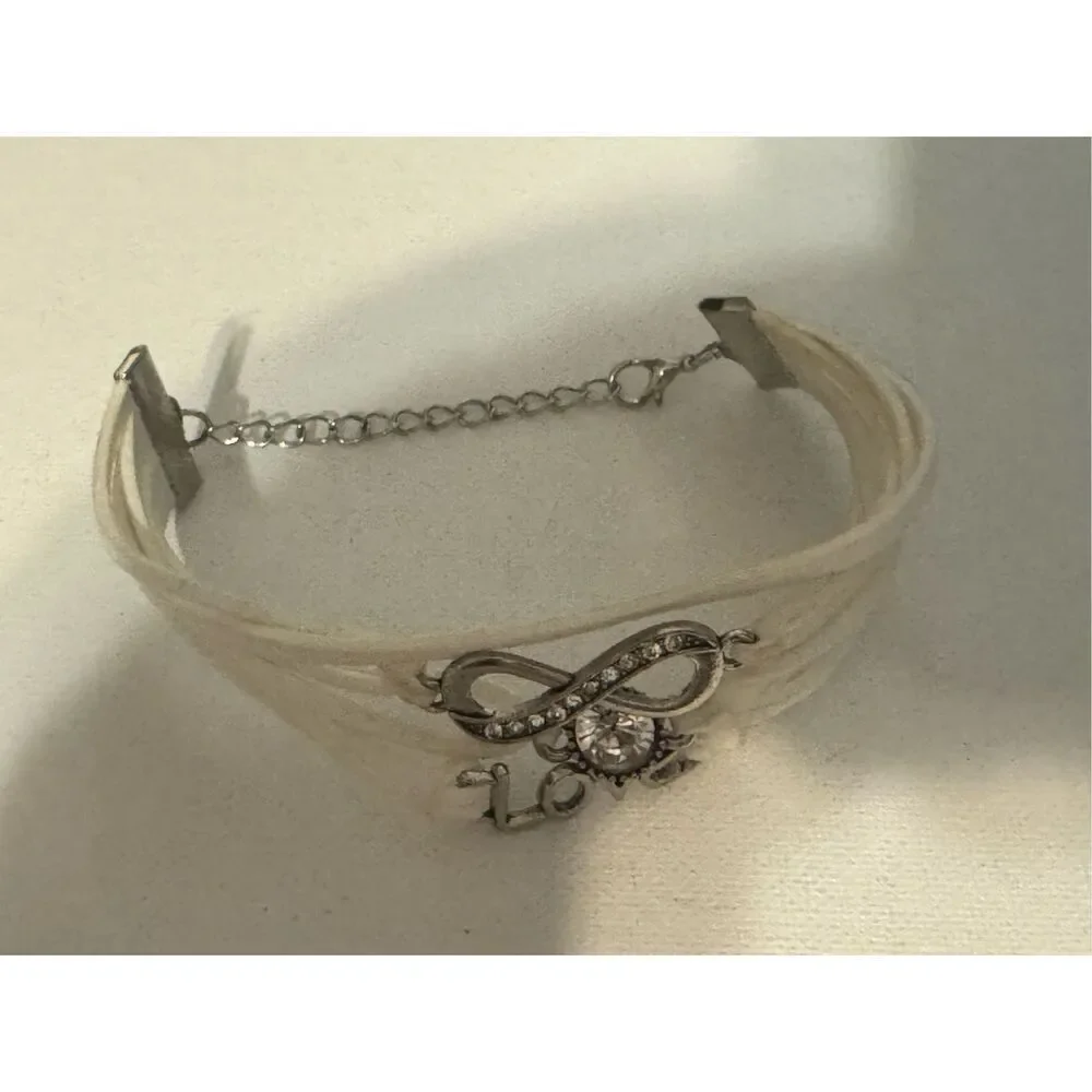 Vintage Y2K Chunky White Silver Tone Rhinestone Infinity Heart Cuff Bracelet 90s